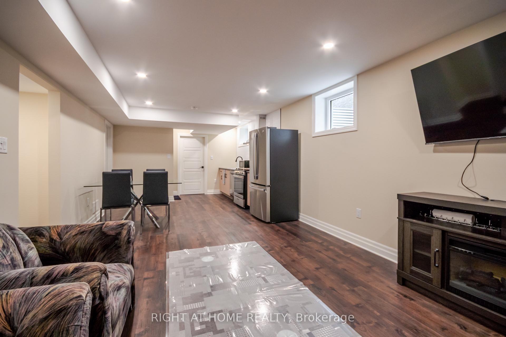 Photo 19 of 1253 Howlett Circle, London, North C — HOMEH