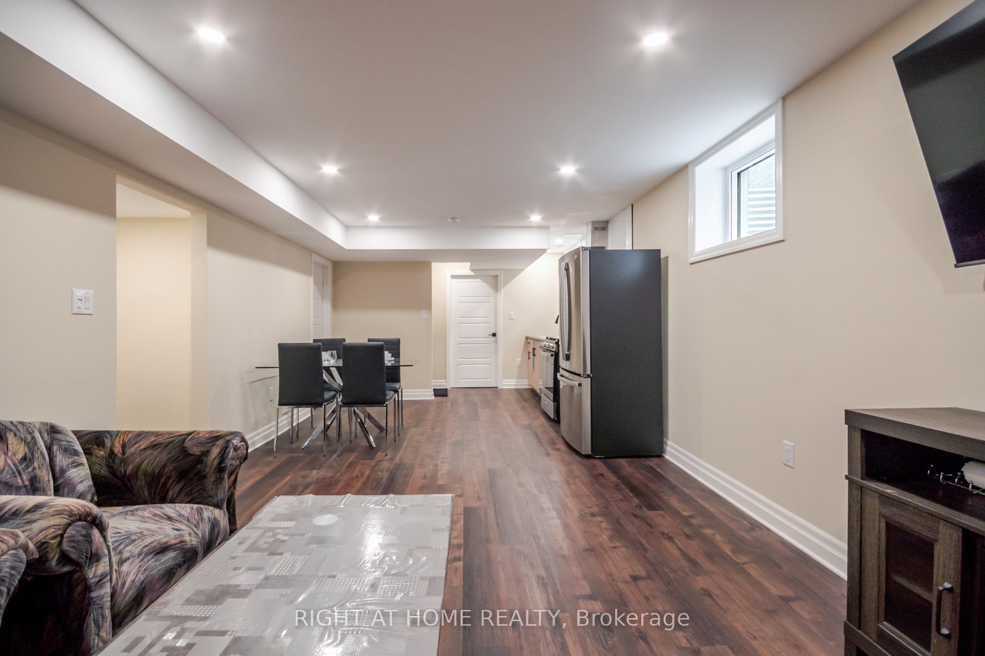 Photo 20 of 1253 Howlett Circle, London, North C — HOMEH