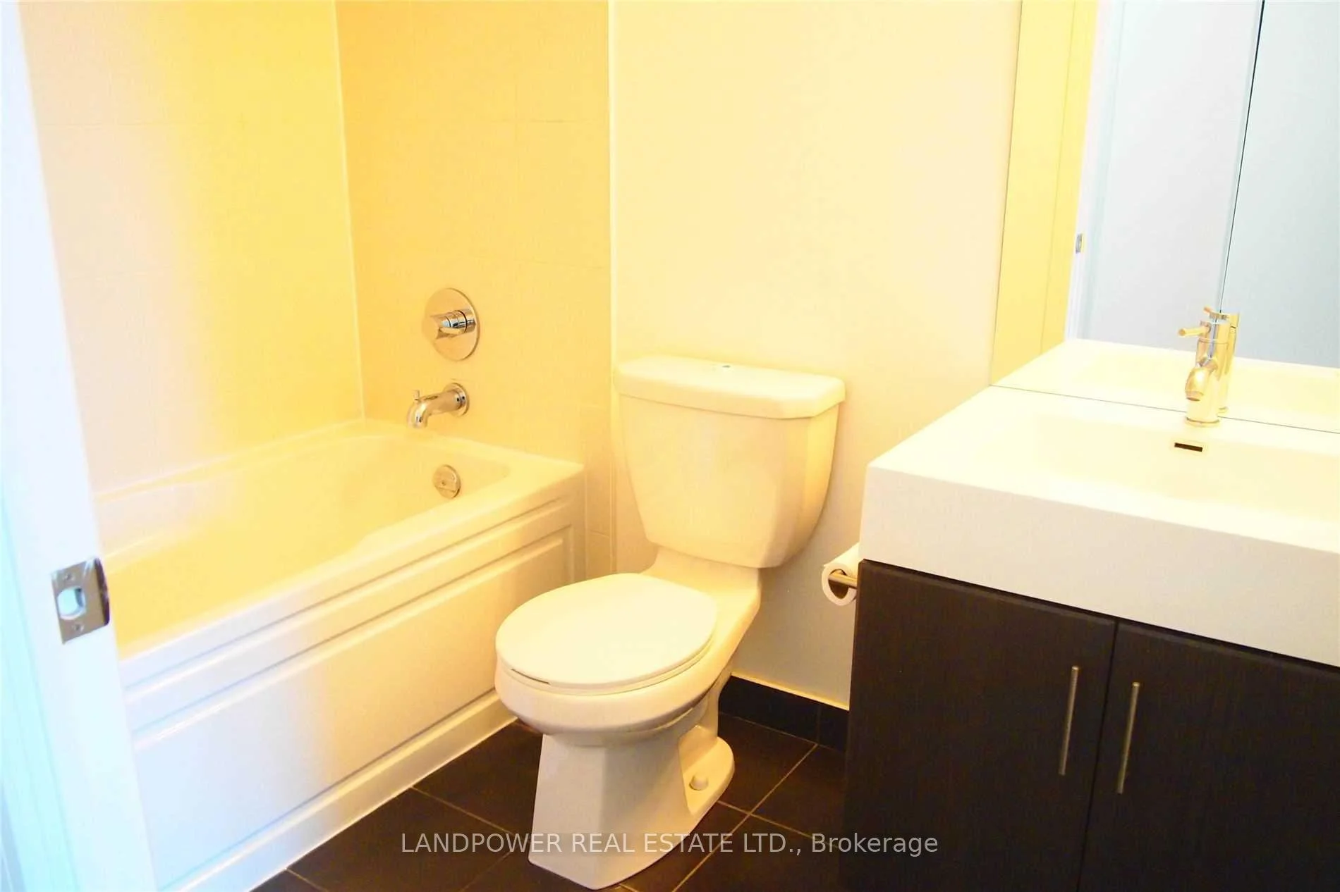 Photo 10 of Unit 1002, 35 Brian Peck Crescent, Toronto, Thorncliffe Park — HOMEH