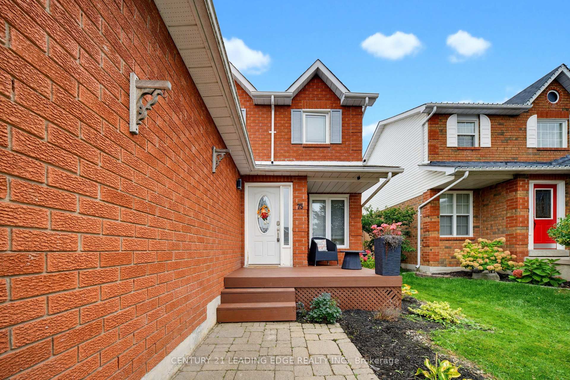 Photo 3 of 75 Hooper Square, Clarington, Bowmanville — HOMEH
