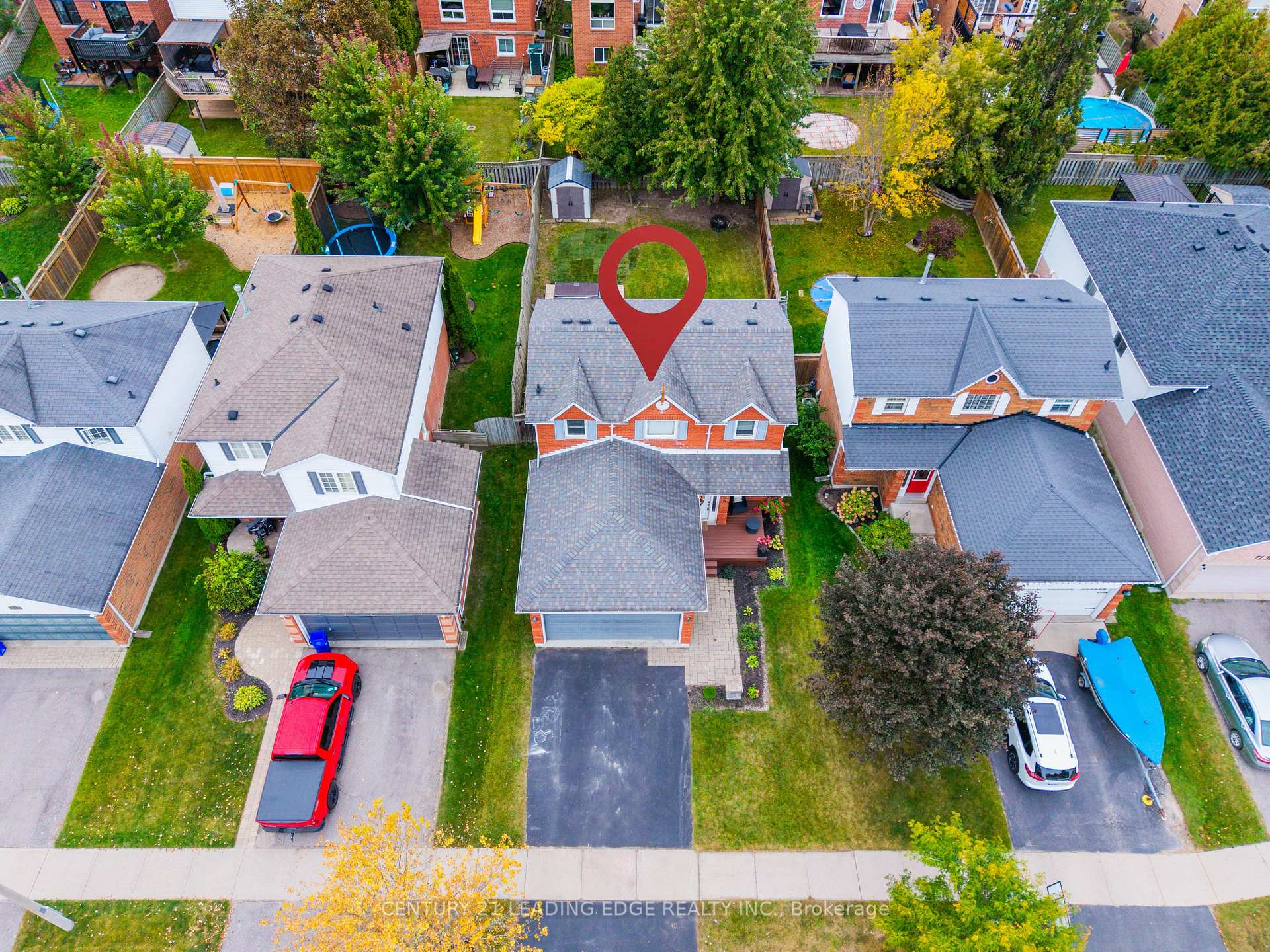 Photo 4 of 75 Hooper Square, Clarington, Bowmanville — HOMEH