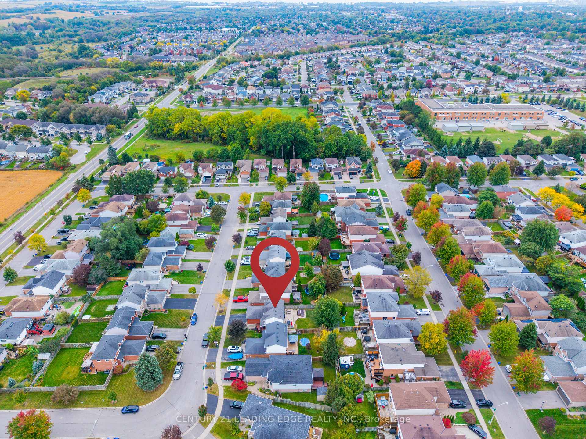 Photo 7 of 75 Hooper Square, Clarington, Bowmanville — HOMEH