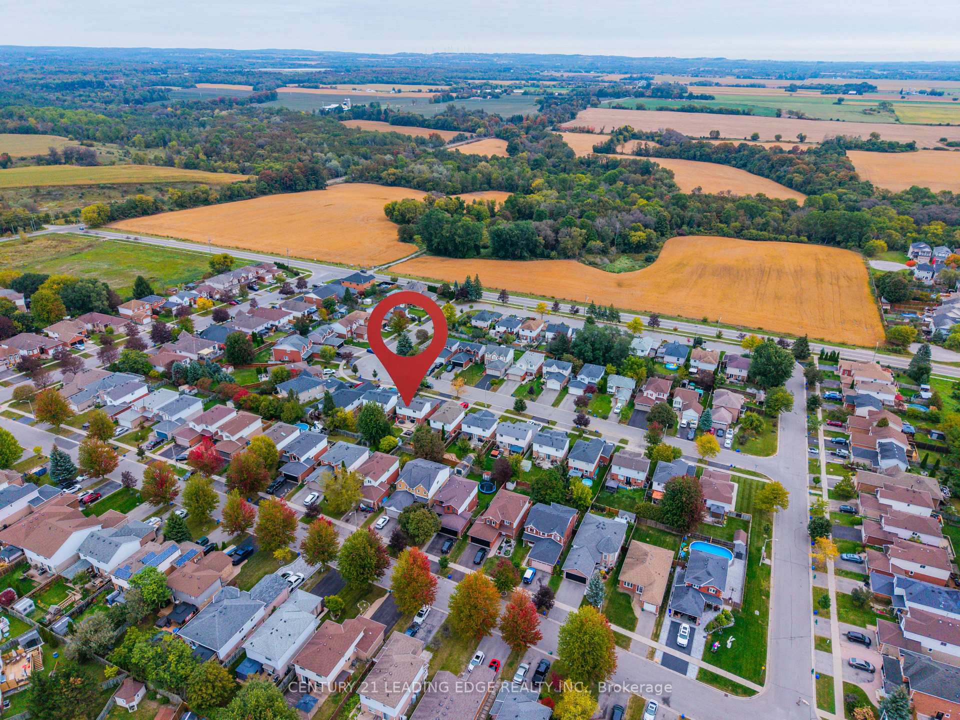 Photo 8 of 75 Hooper Square, Clarington, Bowmanville — HOMEH
