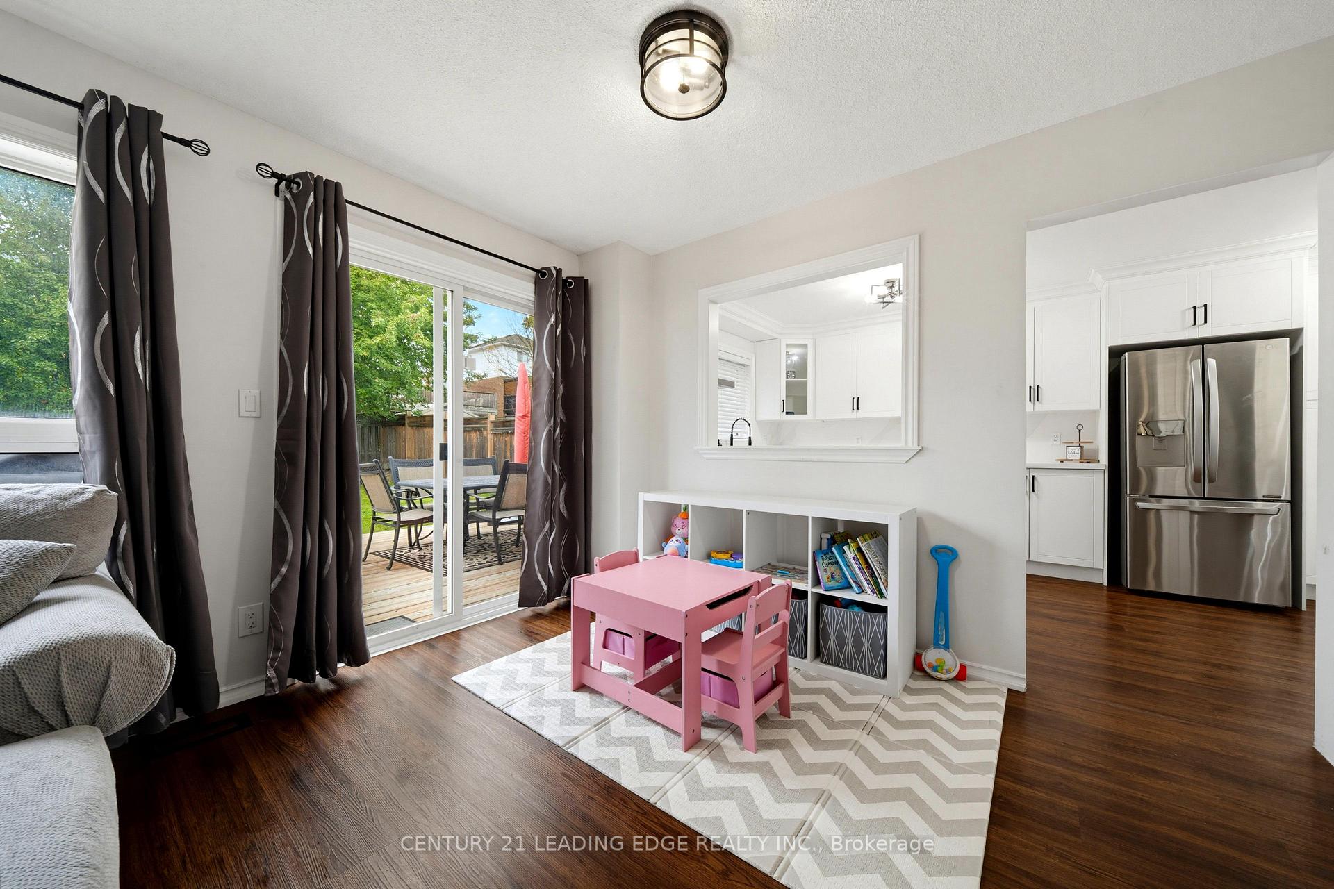 Photo 12 of 75 Hooper Square, Clarington, Bowmanville — HOMEH