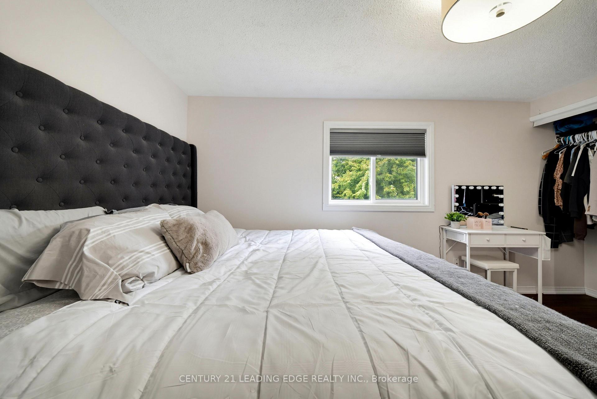 Photo 35 of 75 Hooper Square, Clarington, Bowmanville — HOMEH