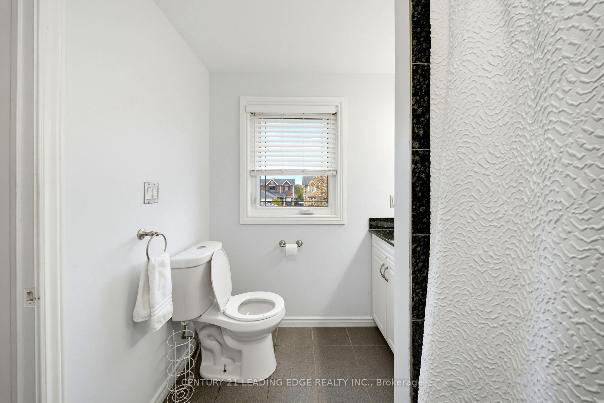 Photo 37 of 75 Hooper Square, Clarington, Bowmanville — HOMEH