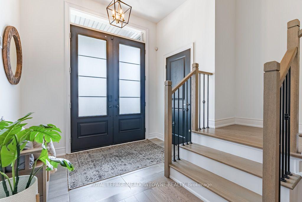 Photo 4 of 461 Parent Place, Milton, Ford — HOMEH