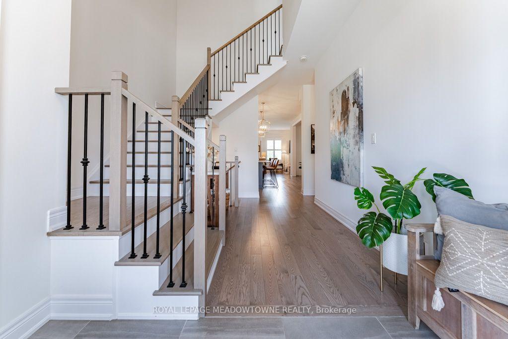 Photo 5 of 461 Parent Place, Milton, Ford — HOMEH