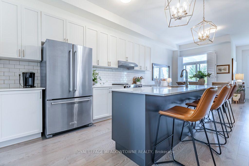 Photo 7 of 461 Parent Place, Milton, Ford — HOMEH