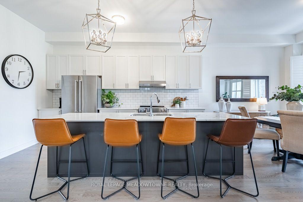 Photo 8 of 461 Parent Place, Milton, Ford — HOMEH