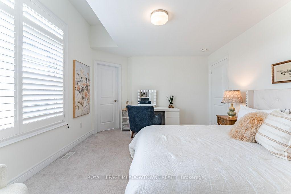 Photo 24 of 461 Parent Place, Milton, Ford — HOMEH