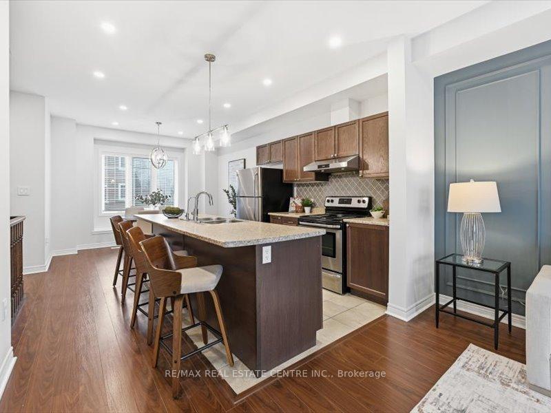Photo 13 of Unit 9, 122 Dundas Street E, Hamilton, Waterdown — HOMEH