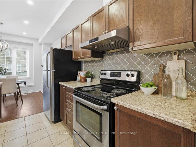 Photo 15 of Unit 9, 122 Dundas Street E, Hamilton, Waterdown — HOMEH