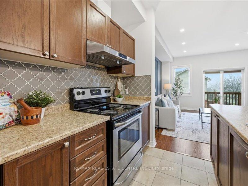Photo 16 of Unit 9, 122 Dundas Street E, Hamilton, Waterdown — HOMEH