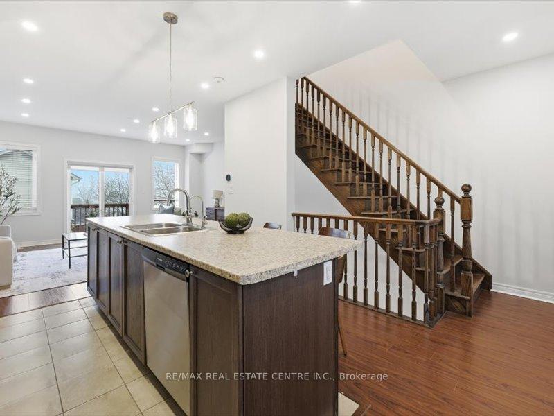 Photo 17 of Unit 9, 122 Dundas Street E, Hamilton, Waterdown — HOMEH