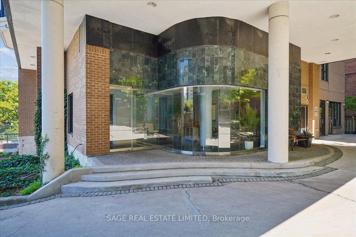 Photo 4 of Unit 901, 97 Lawton Boulevard, Toronto, Yonge-St. Clair — HOMEH
