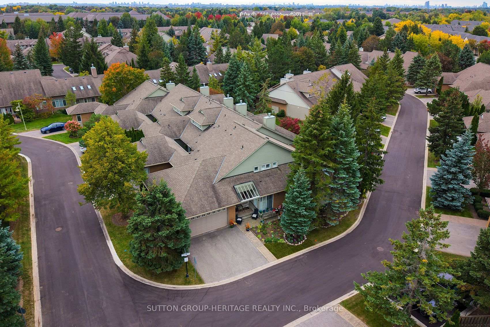 Photo 3 of 38 Augusta Drive Way, Markham, Greensborough — HOMEH
