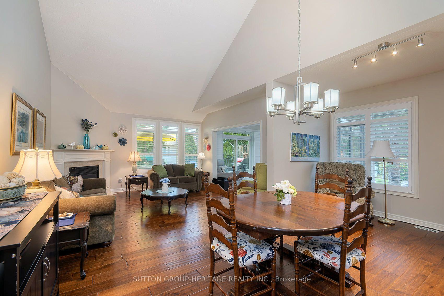 Photo 19 of 38 Augusta Drive Way, Markham, Greensborough — HOMEH