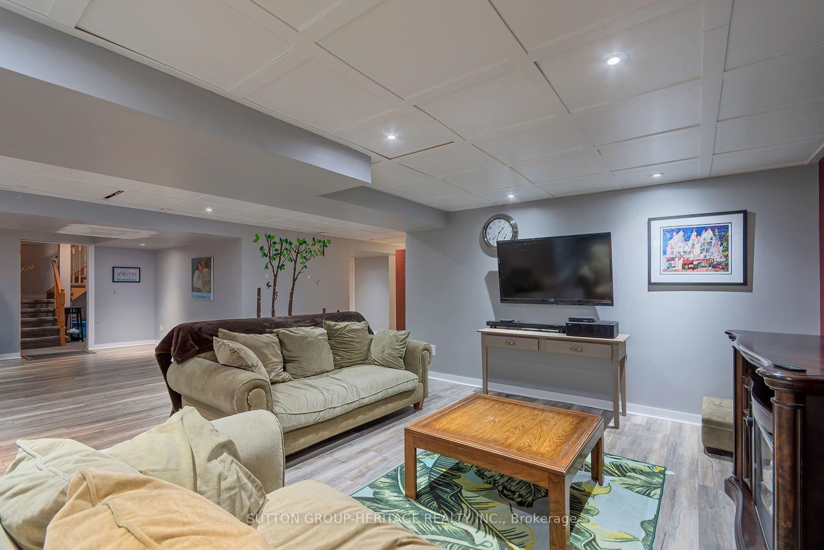 Photo 35 of 38 Augusta Drive Way, Markham, Greensborough — HOMEH