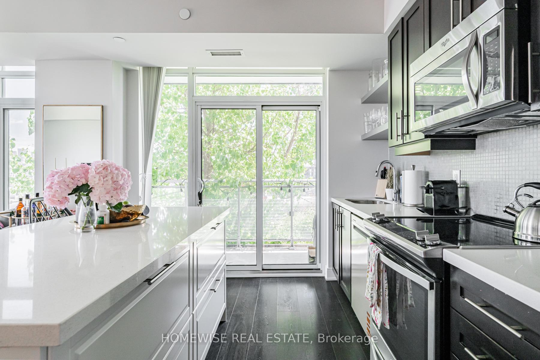 Photo 3 of Unit Lph12, 525 Adelaide Street, Toronto, Waterfront Communities — HOMEH