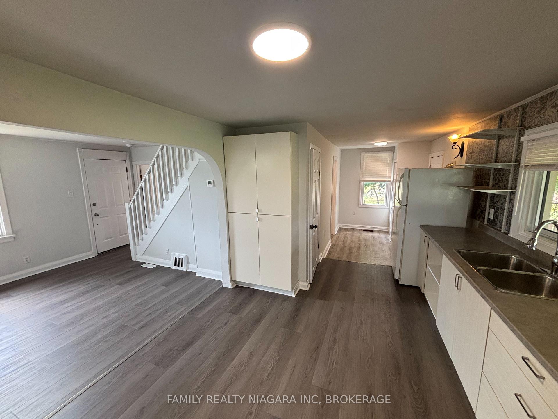 Photo 9 of 6633 Mcleod Road, Niagara Falls, Arad/Fallsview — HOMEH