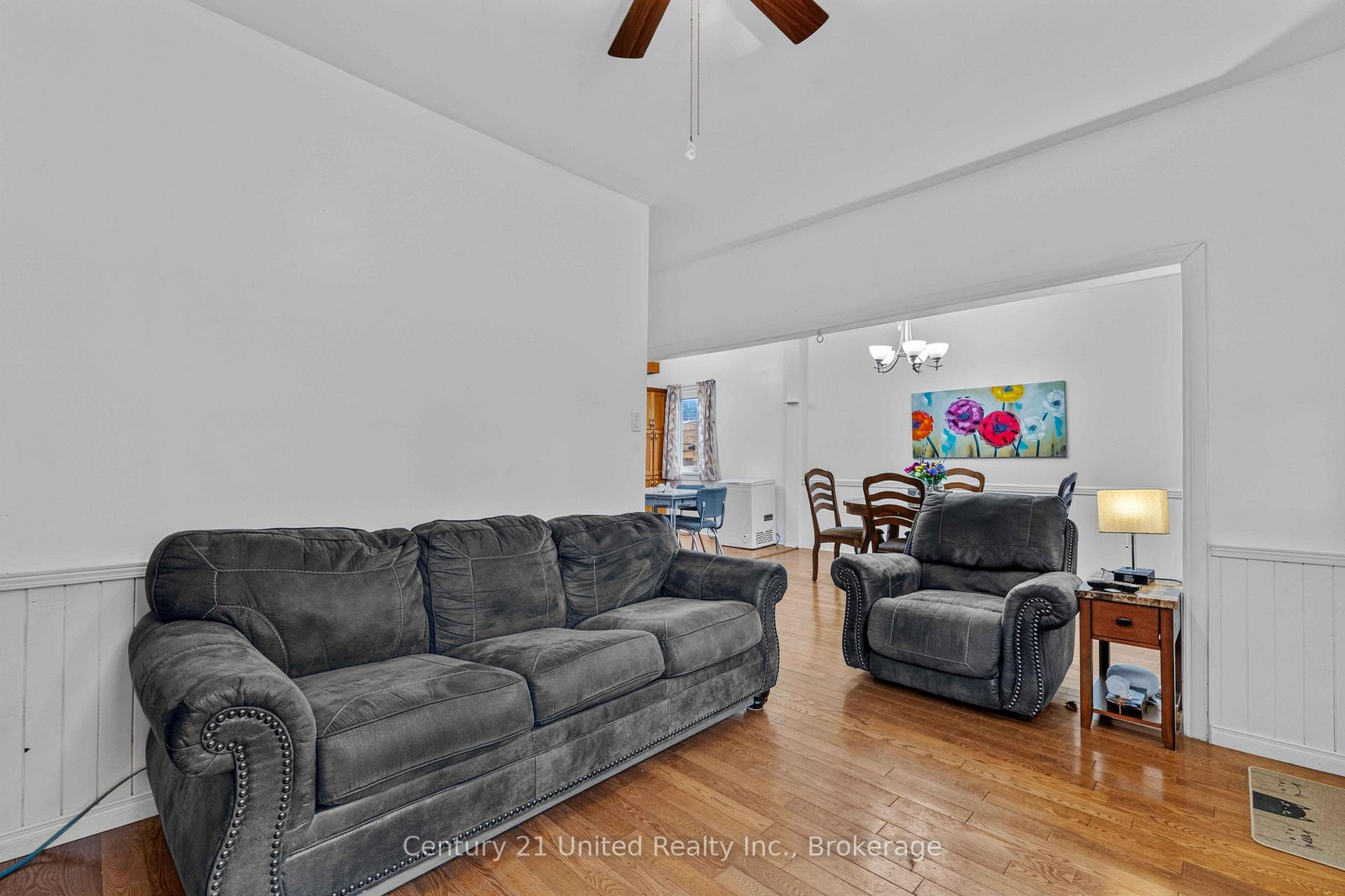 Photo 4 of 528 Brioux Avenue, Peterborough, Otonabee Ward 1 — HOMEH