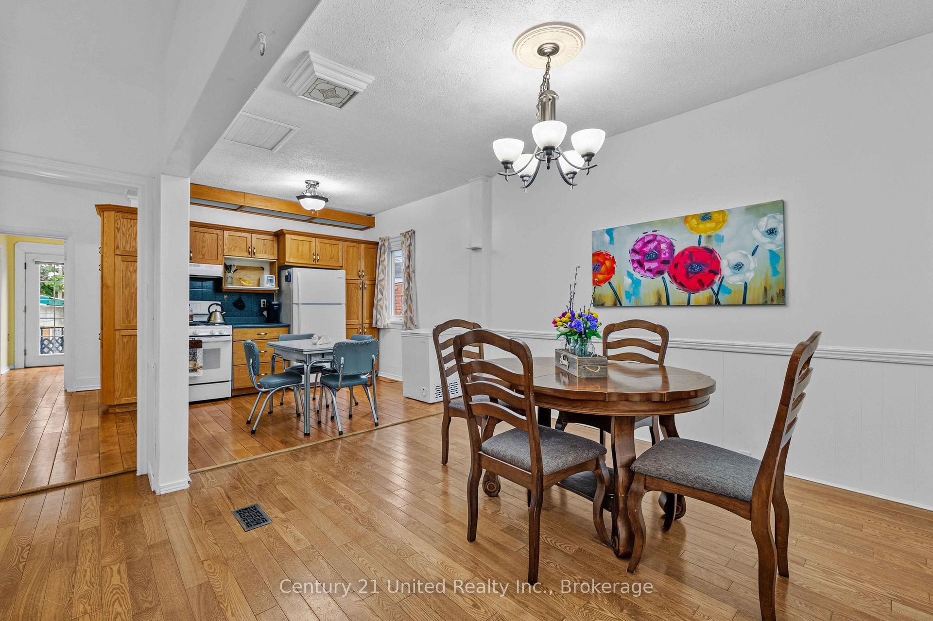 Photo 6 of 528 Brioux Avenue, Peterborough, Otonabee Ward 1 — HOMEH