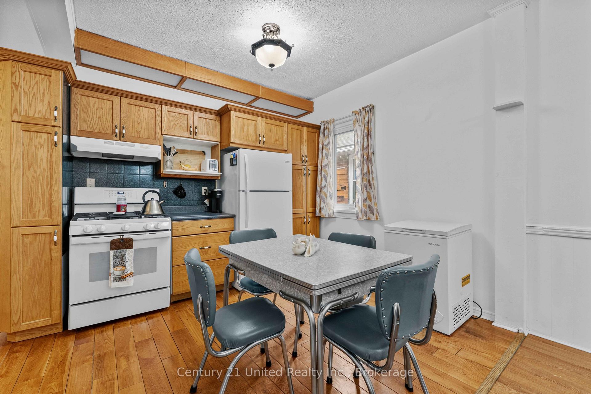 Photo 9 of 528 Brioux Avenue, Peterborough, Otonabee Ward 1 — HOMEH