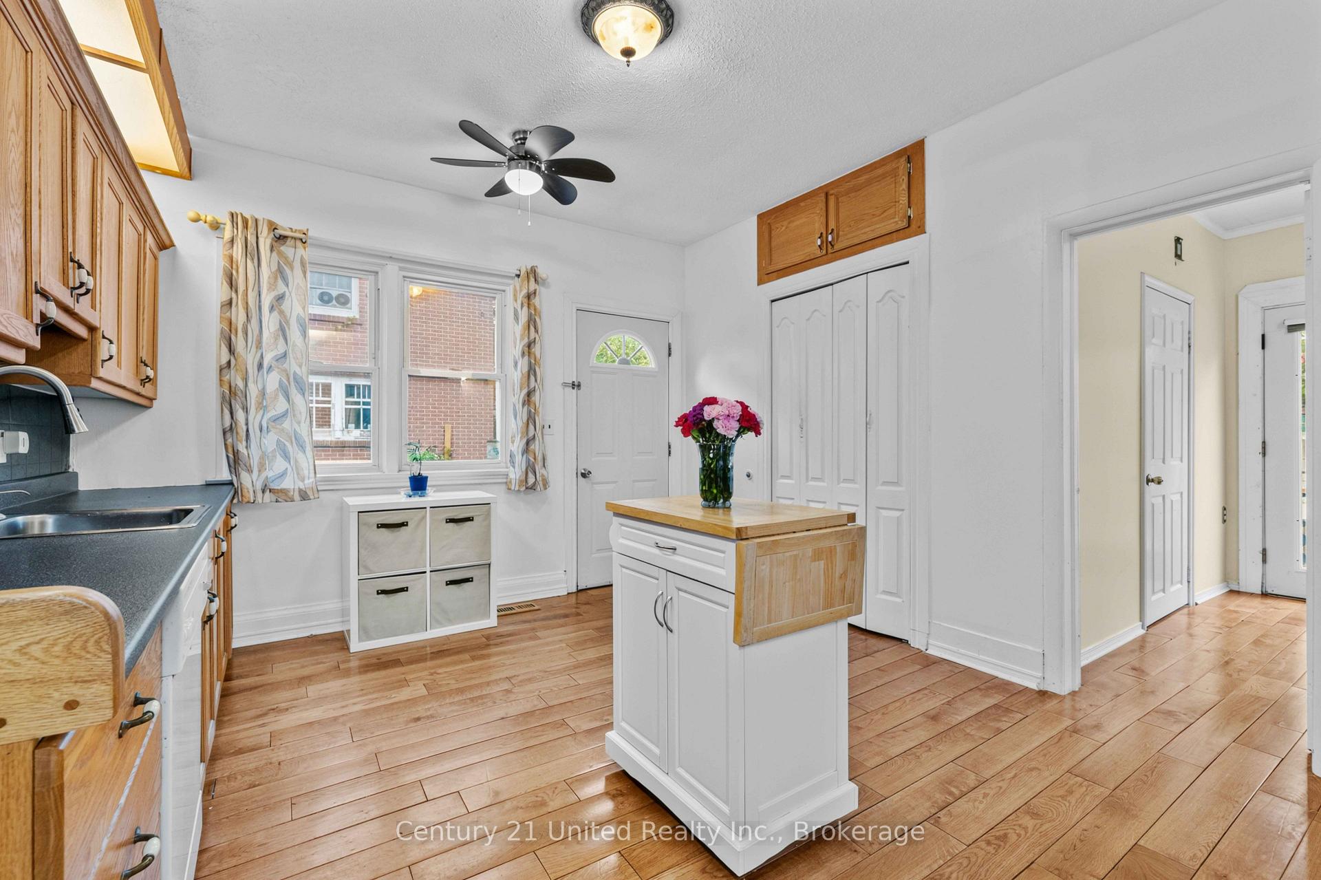 Photo 10 of 528 Brioux Avenue, Peterborough, Otonabee Ward 1 — HOMEH