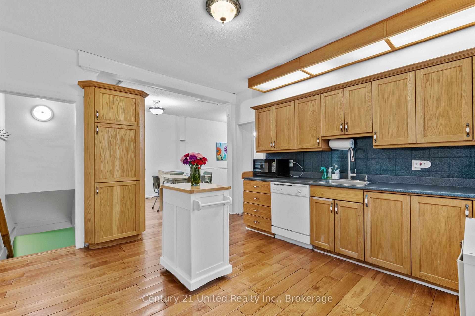 Photo 13 of 528 Brioux Avenue, Peterborough, Otonabee Ward 1 — HOMEH