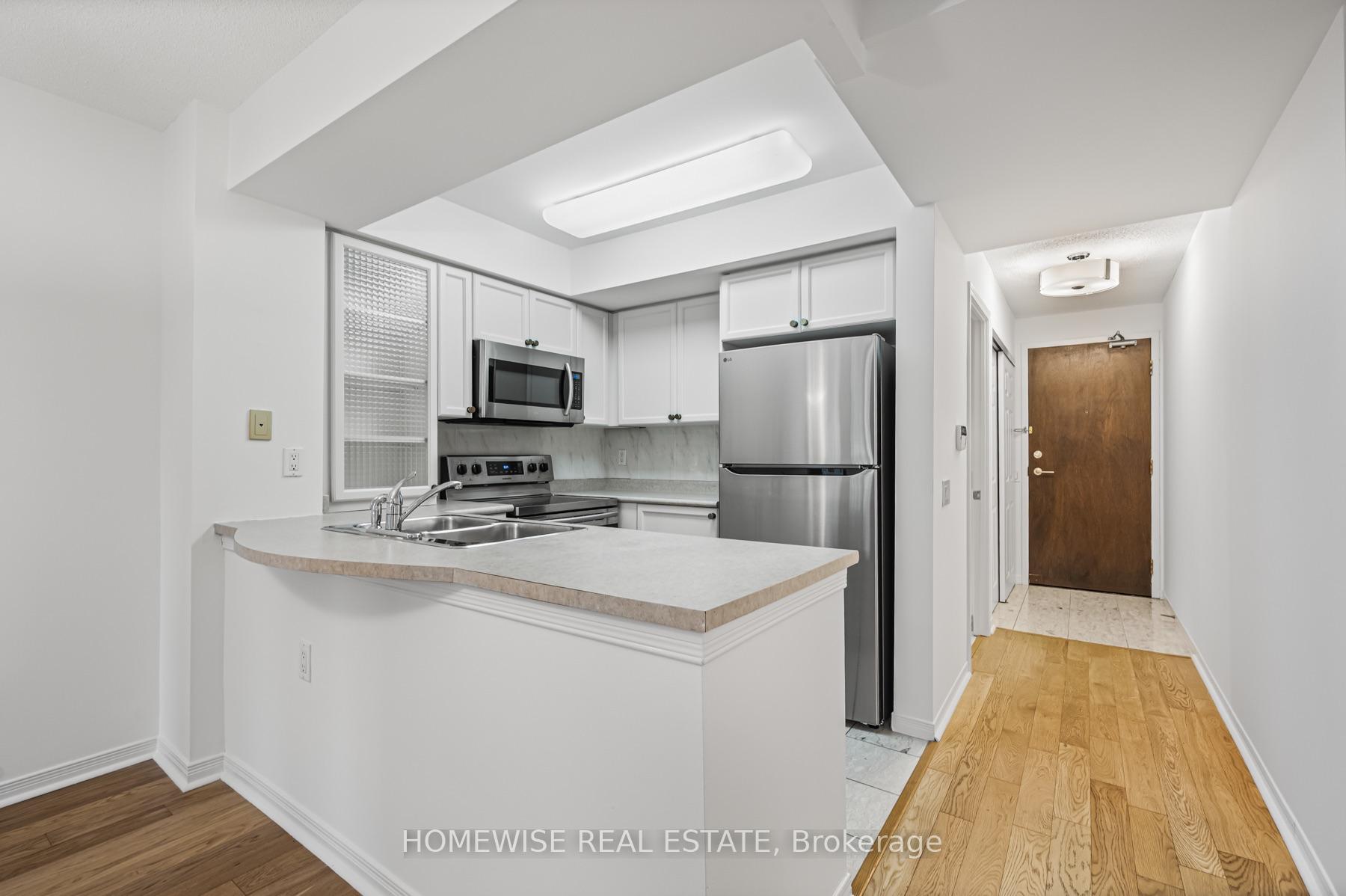 Photo of Unit 601, 388 Bloor Street E