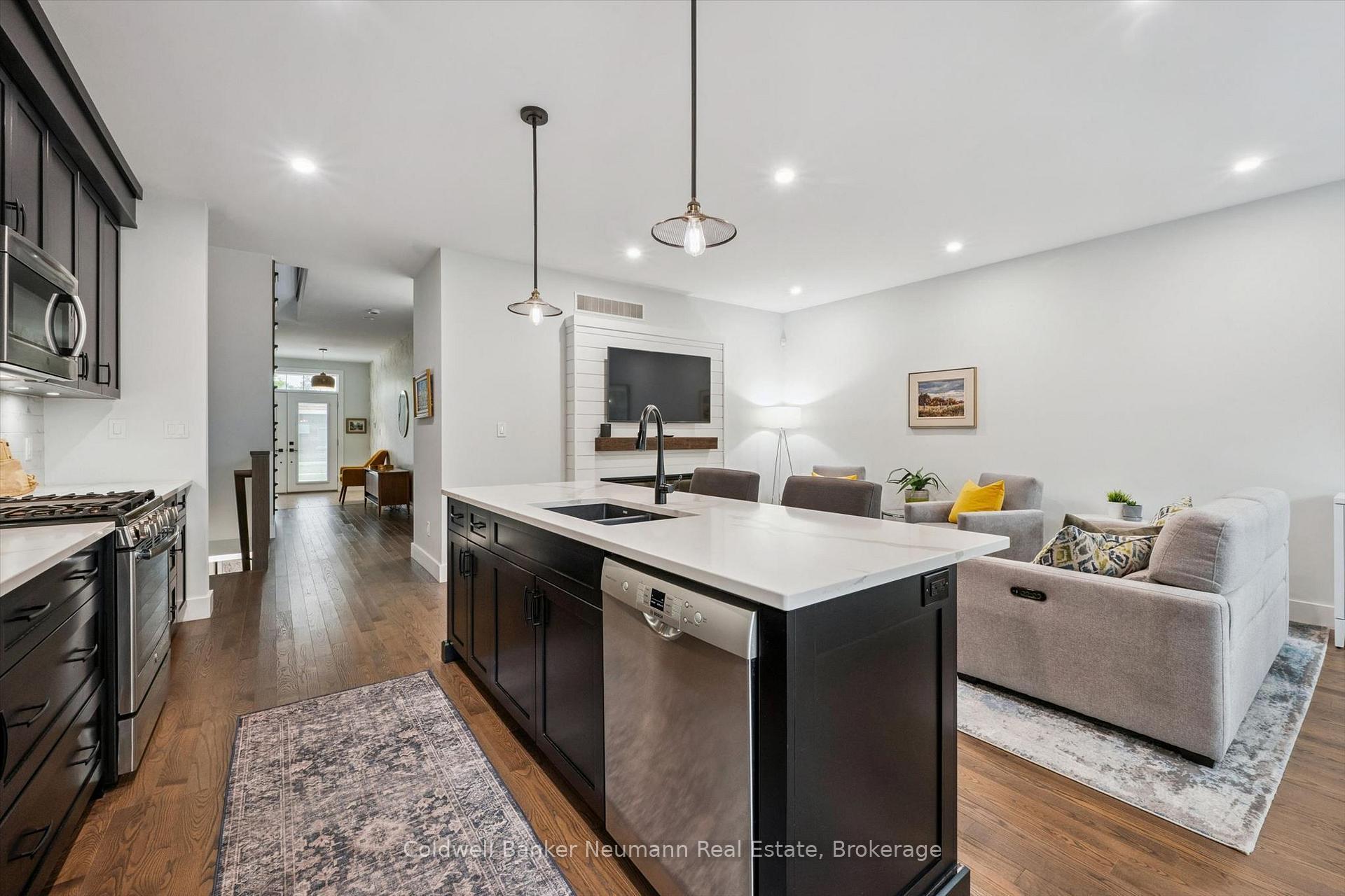 Photo 9 of 169 Morris Street, Guelph, St. Patrick's Ward — HOMEH