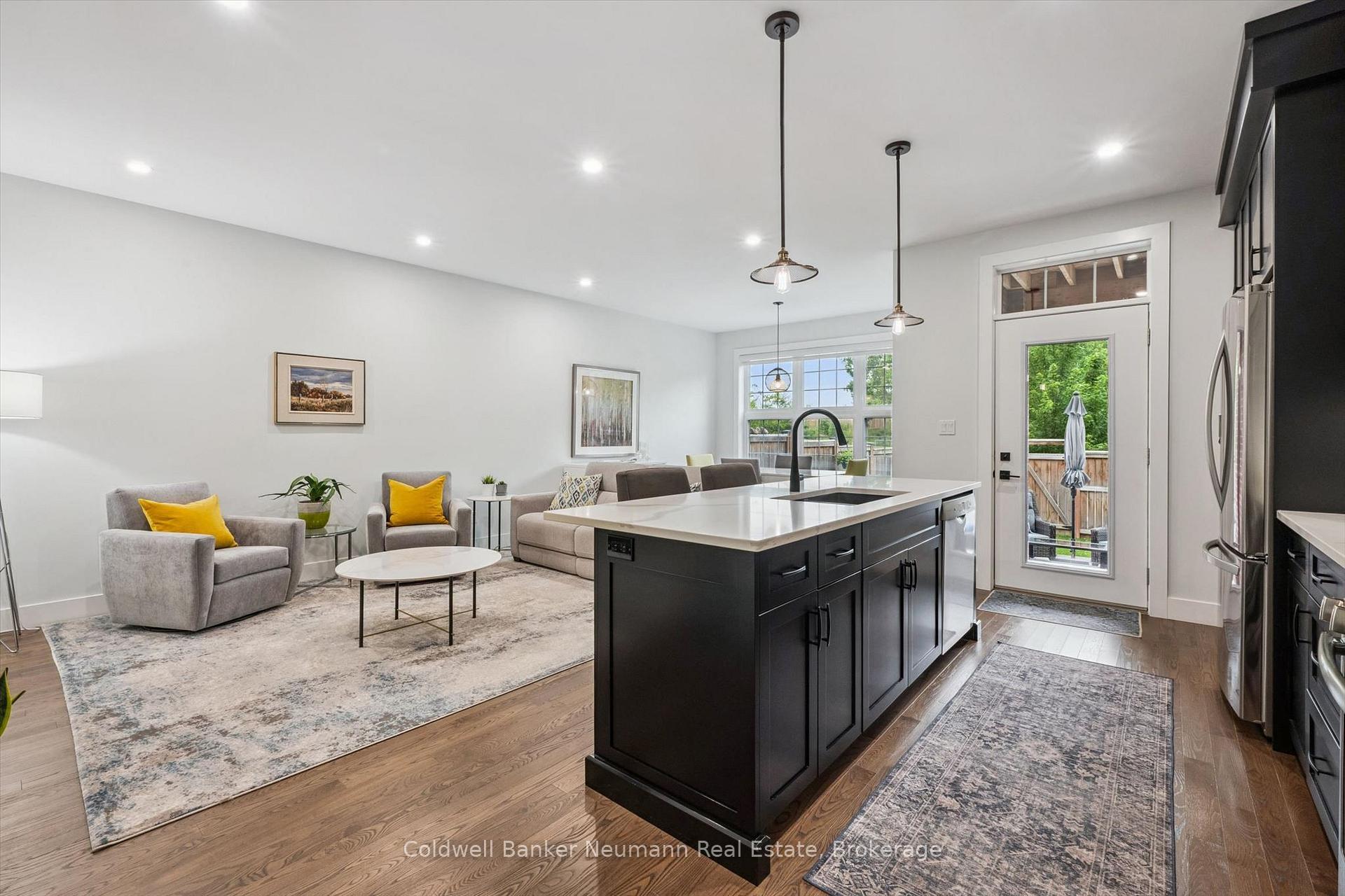 Photo 10 of 169 Morris Street, Guelph, St. Patrick's Ward — HOMEH