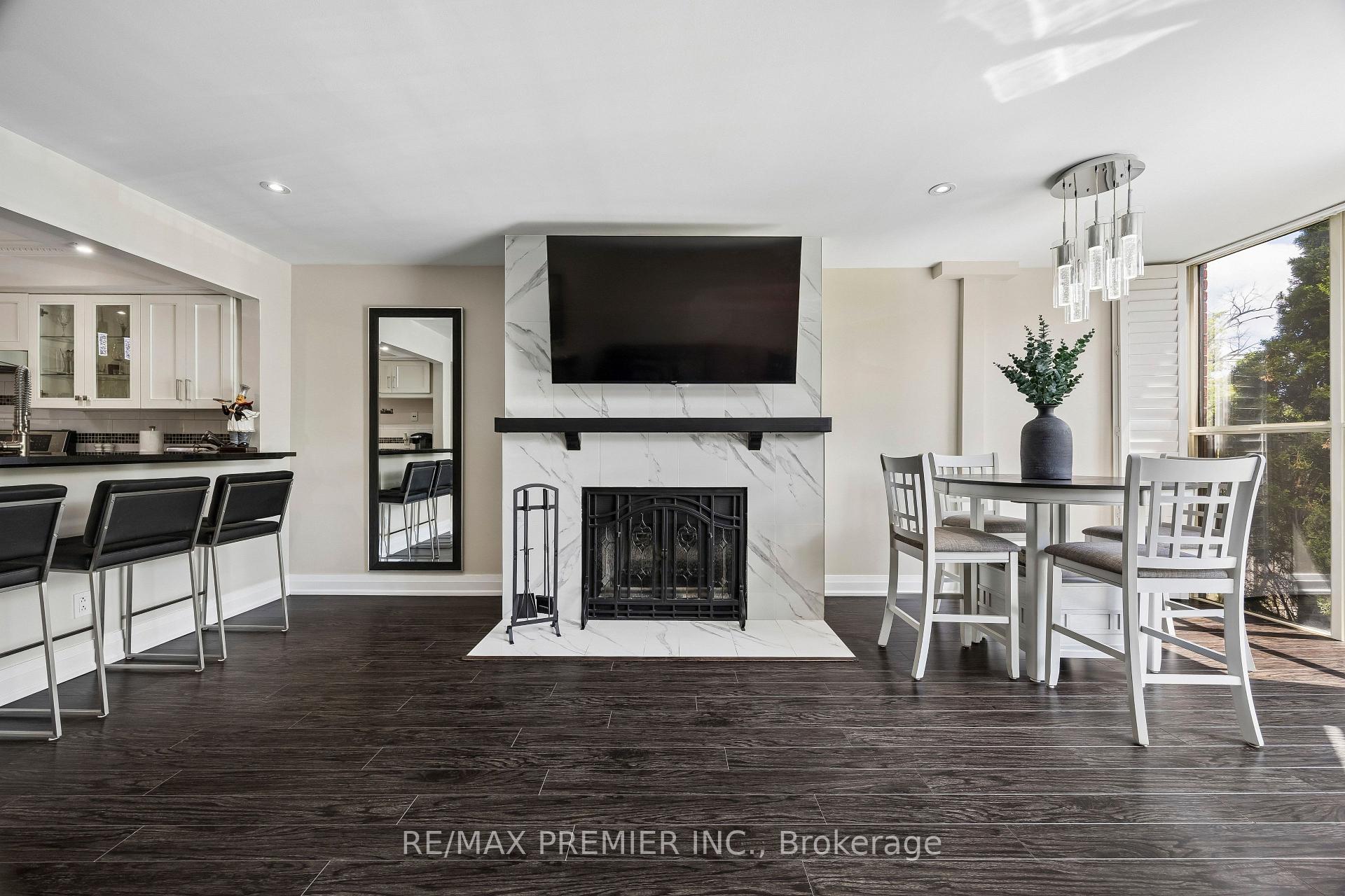 Photo 8 of Unit TH 8, 100 Arbors Lane, Vaughan, West Woodbridge — HOMEH