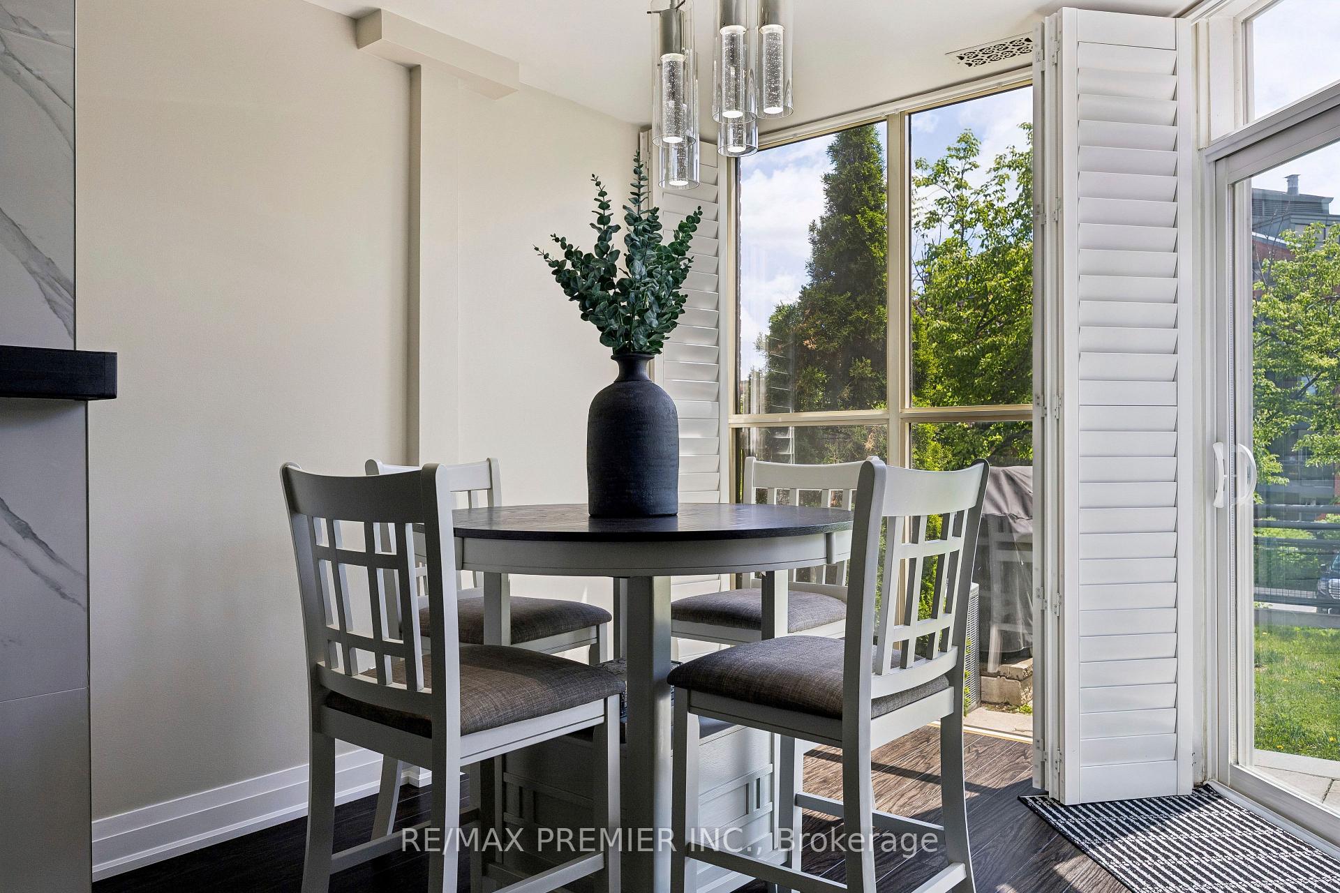 Photo 9 of Unit TH 8, 100 Arbors Lane, Vaughan, West Woodbridge — HOMEH