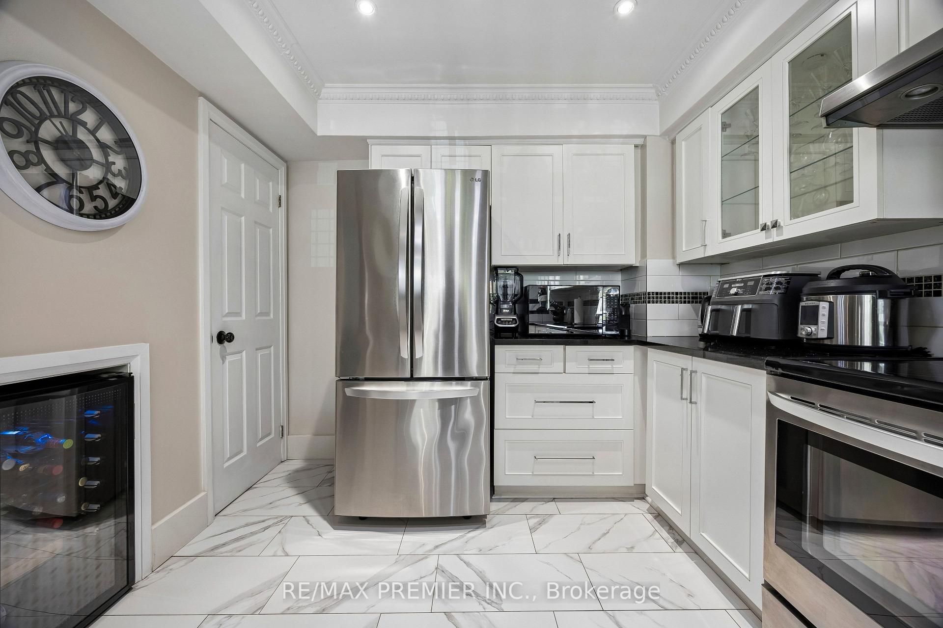 Photo 11 of Unit TH 8, 100 Arbors Lane, Vaughan, West Woodbridge — HOMEH