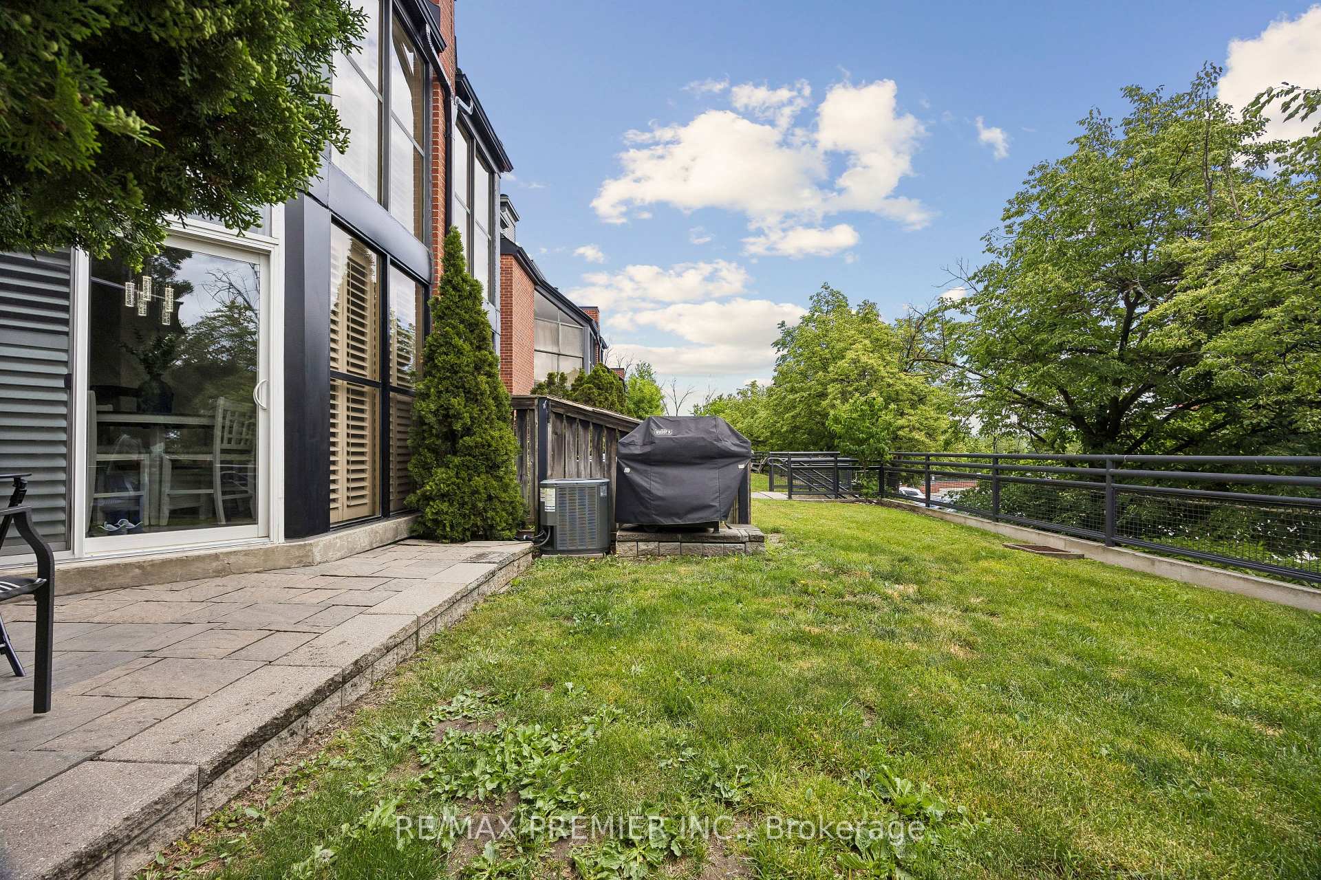 Photo 23 of Unit TH 8, 100 Arbors Lane, Vaughan, West Woodbridge — HOMEH