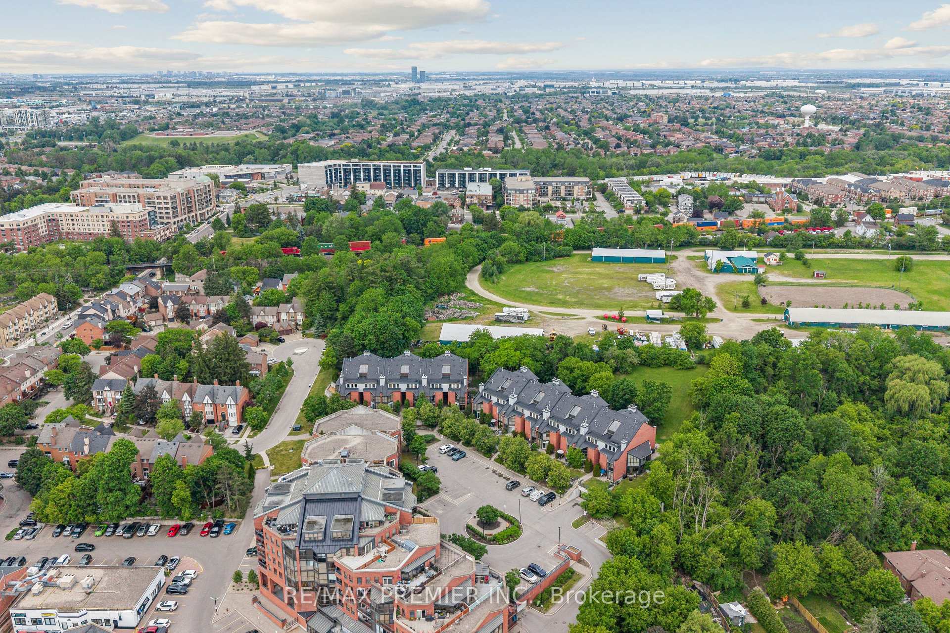 Photo 26 of Unit TH 8, 100 Arbors Lane, Vaughan, West Woodbridge — HOMEH