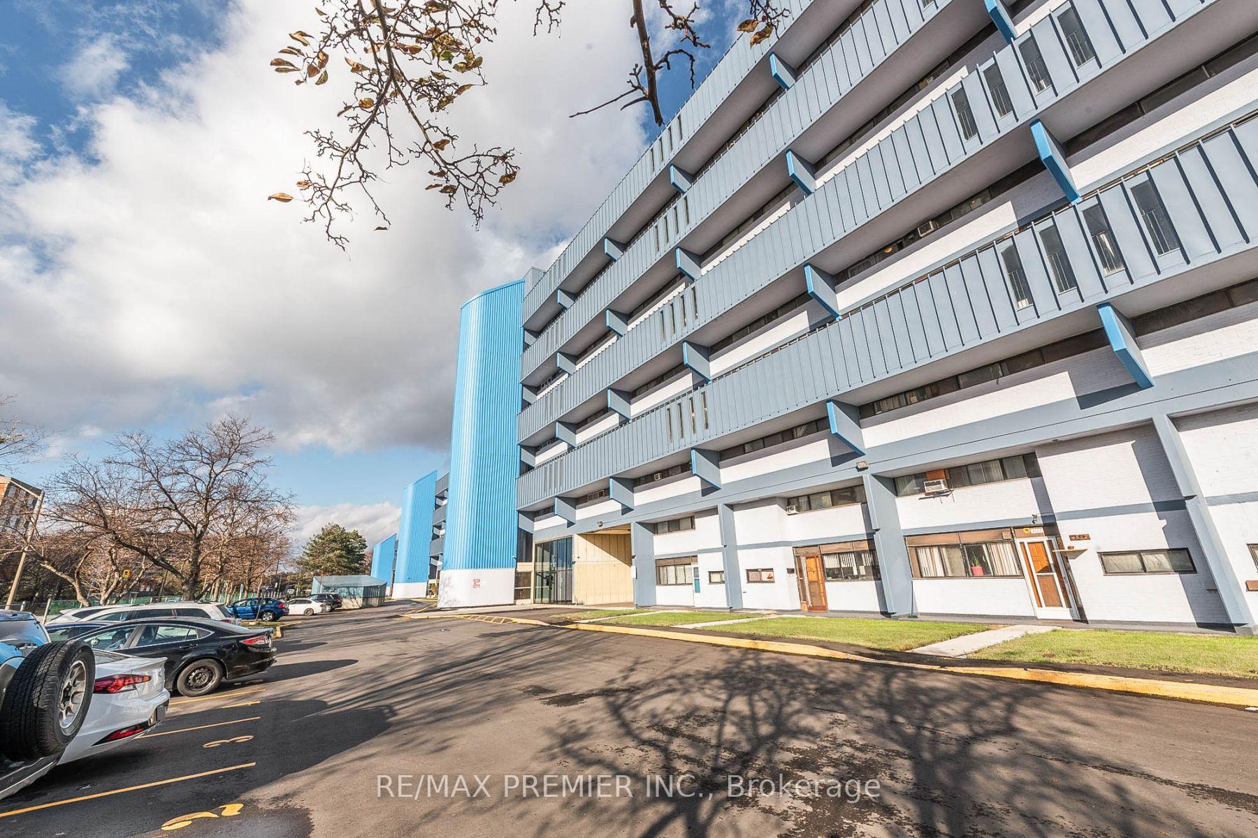 Photo 3 of Unit 612, 4673 Jane Street, North York, Black Creek — HOMEH