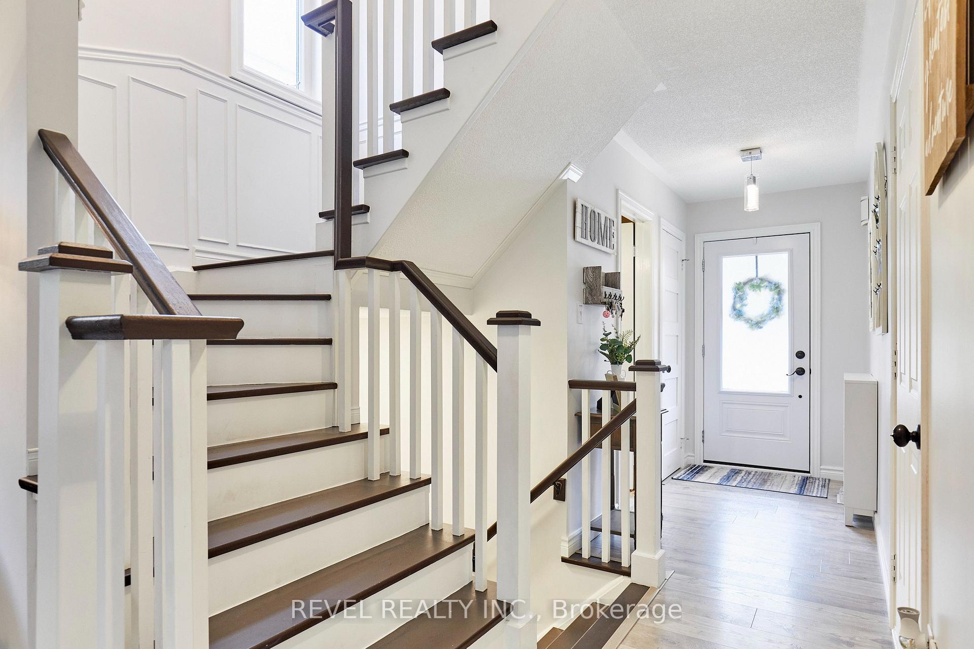 Photo 5 of 20 Breakwater Drive, Whitby, Port Whitby — HOMEH