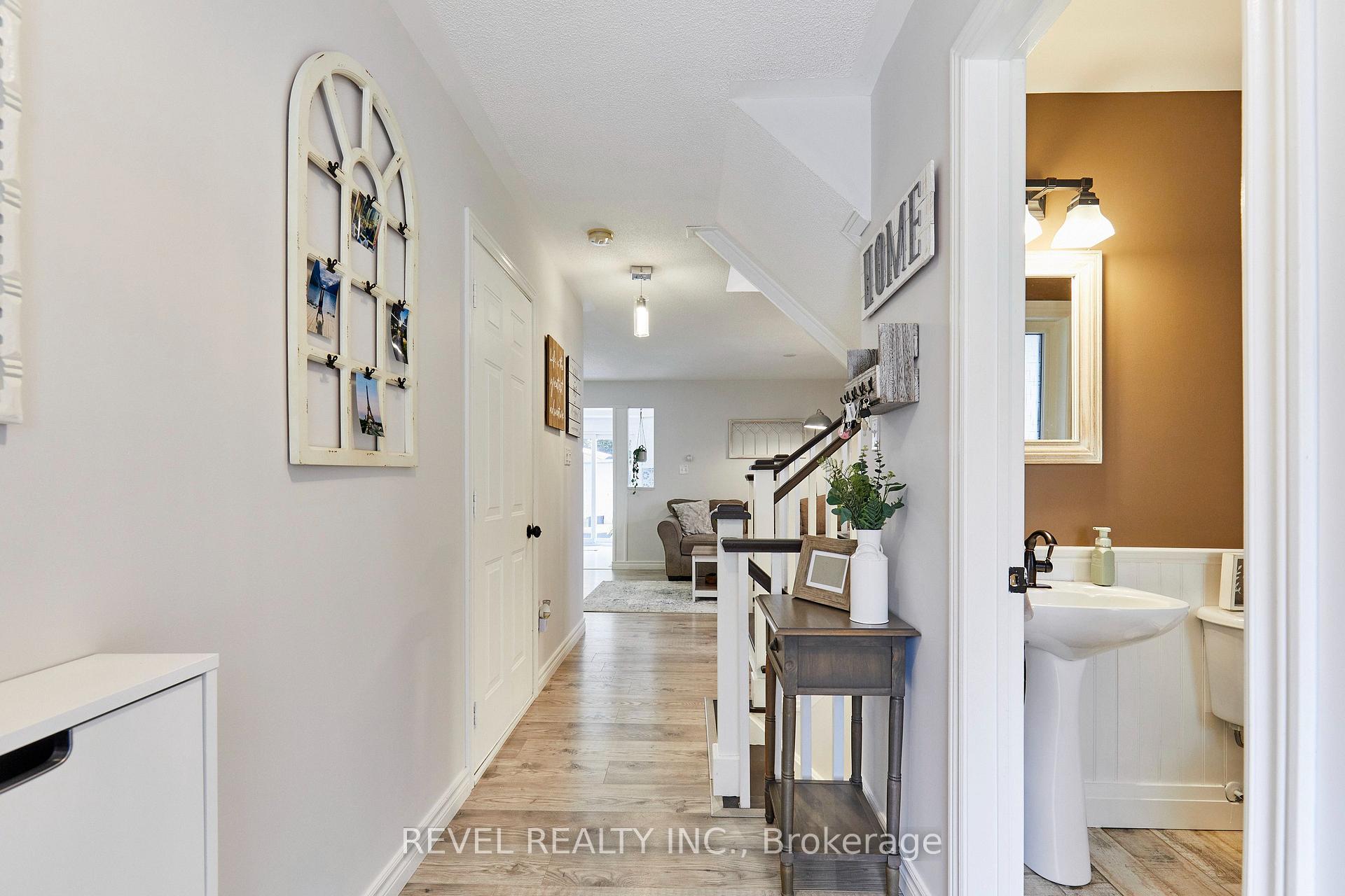 Photo 6 of 20 Breakwater Drive, Whitby, Port Whitby — HOMEH