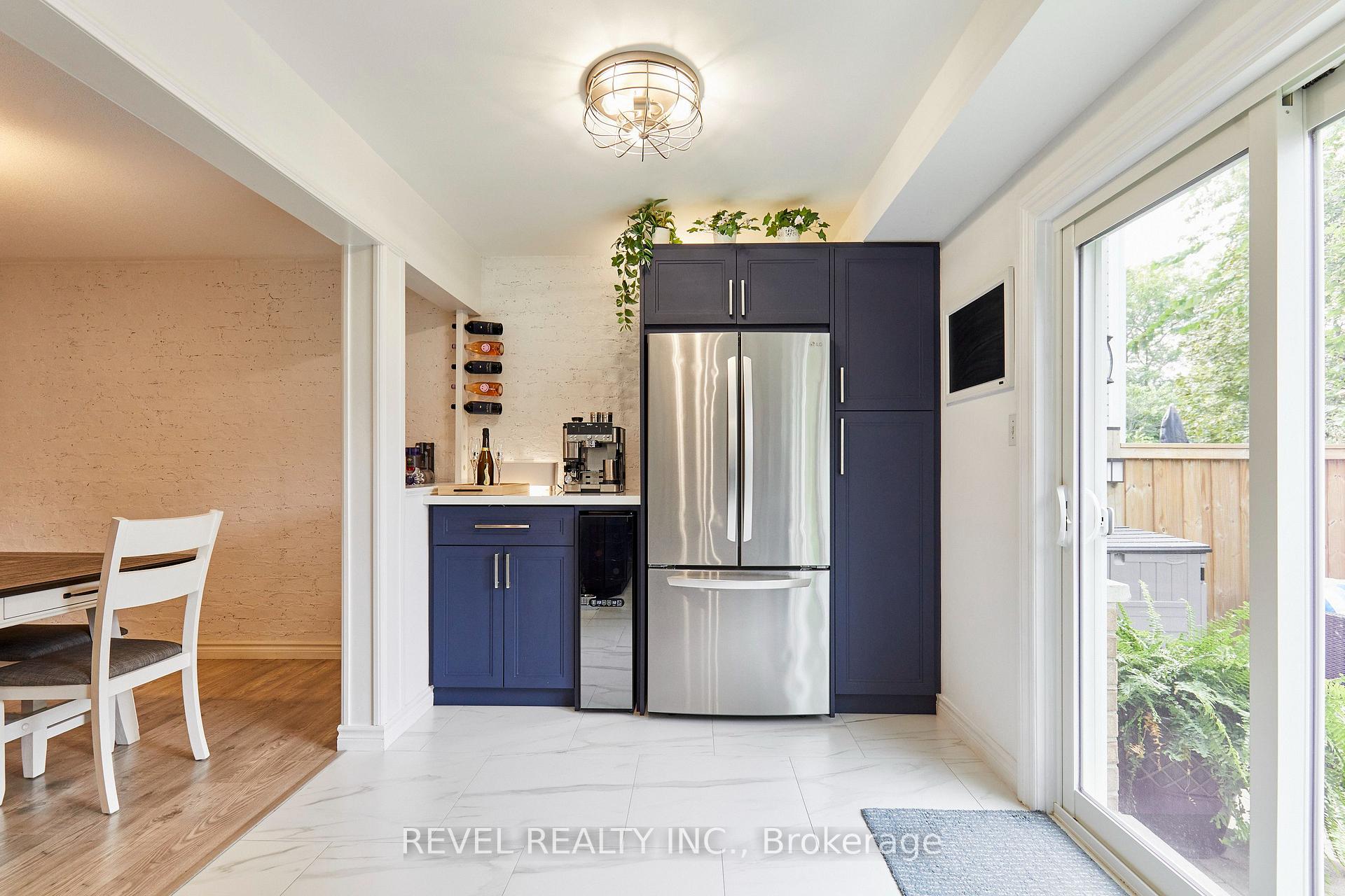 Photo 13 of 20 Breakwater Drive, Whitby, Port Whitby — HOMEH