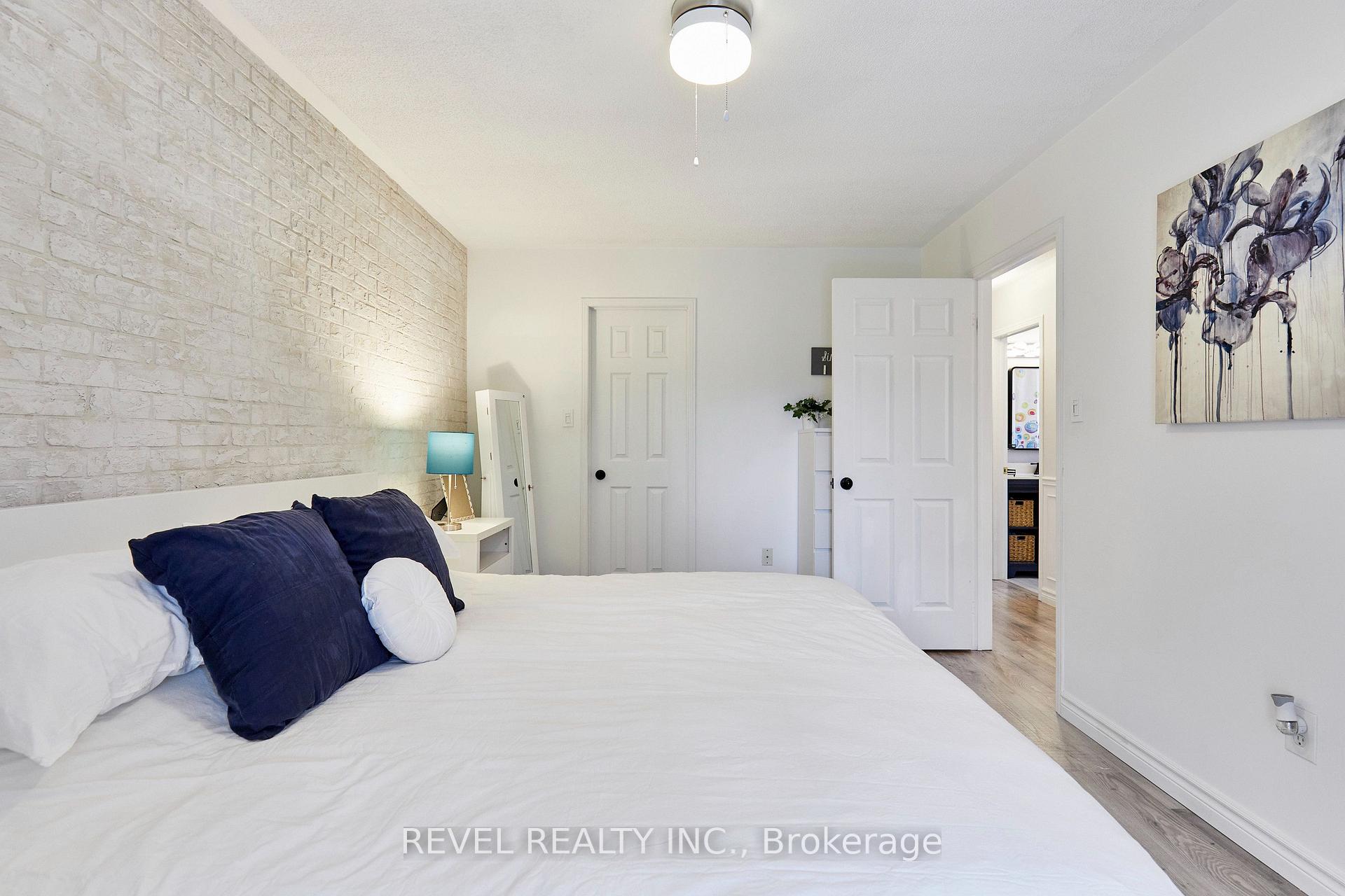 Photo 18 of 20 Breakwater Drive, Whitby, Port Whitby — HOMEH