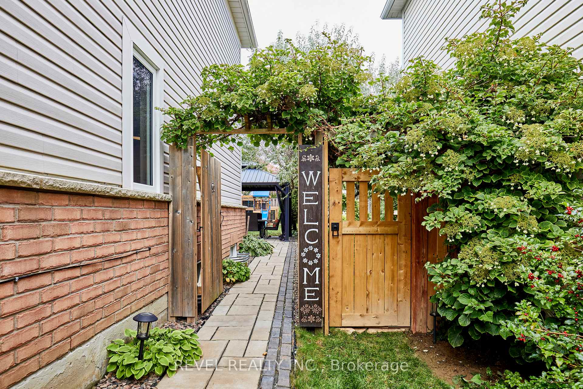 Photo 33 of 20 Breakwater Drive, Whitby, Port Whitby — HOMEH