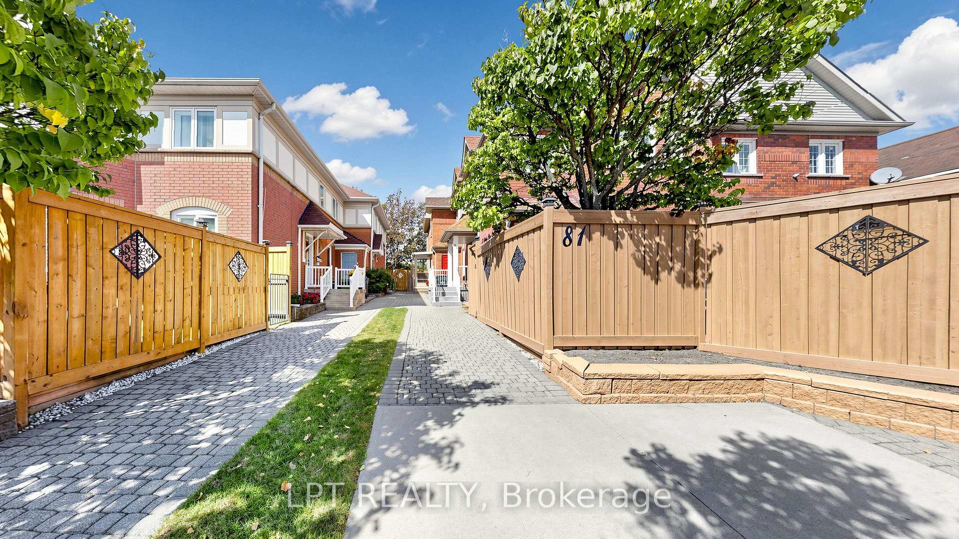 Photo 2 of 81 Shady Pine Circle, Brampton, Sandringham-Wellington — HOMEH