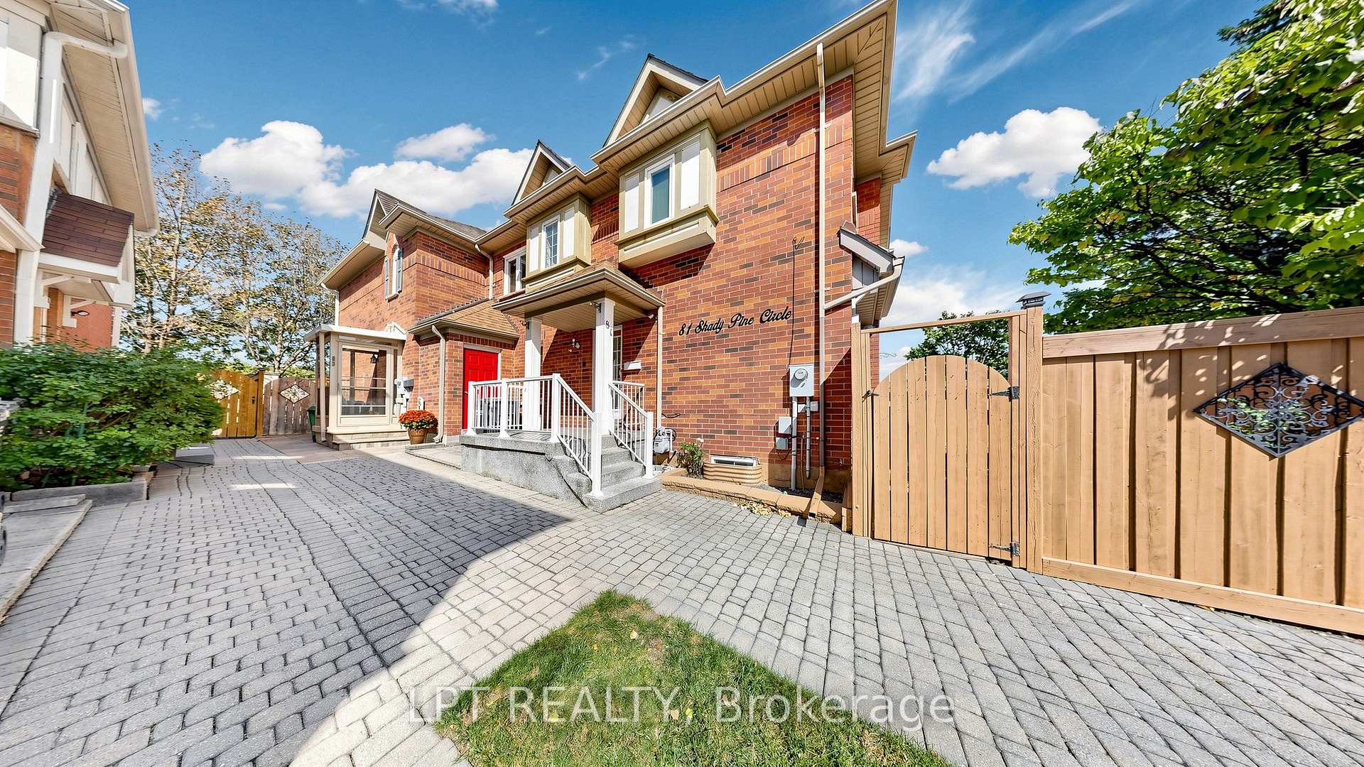 Photo 3 of 81 Shady Pine Circle, Brampton, Sandringham-Wellington — HOMEH