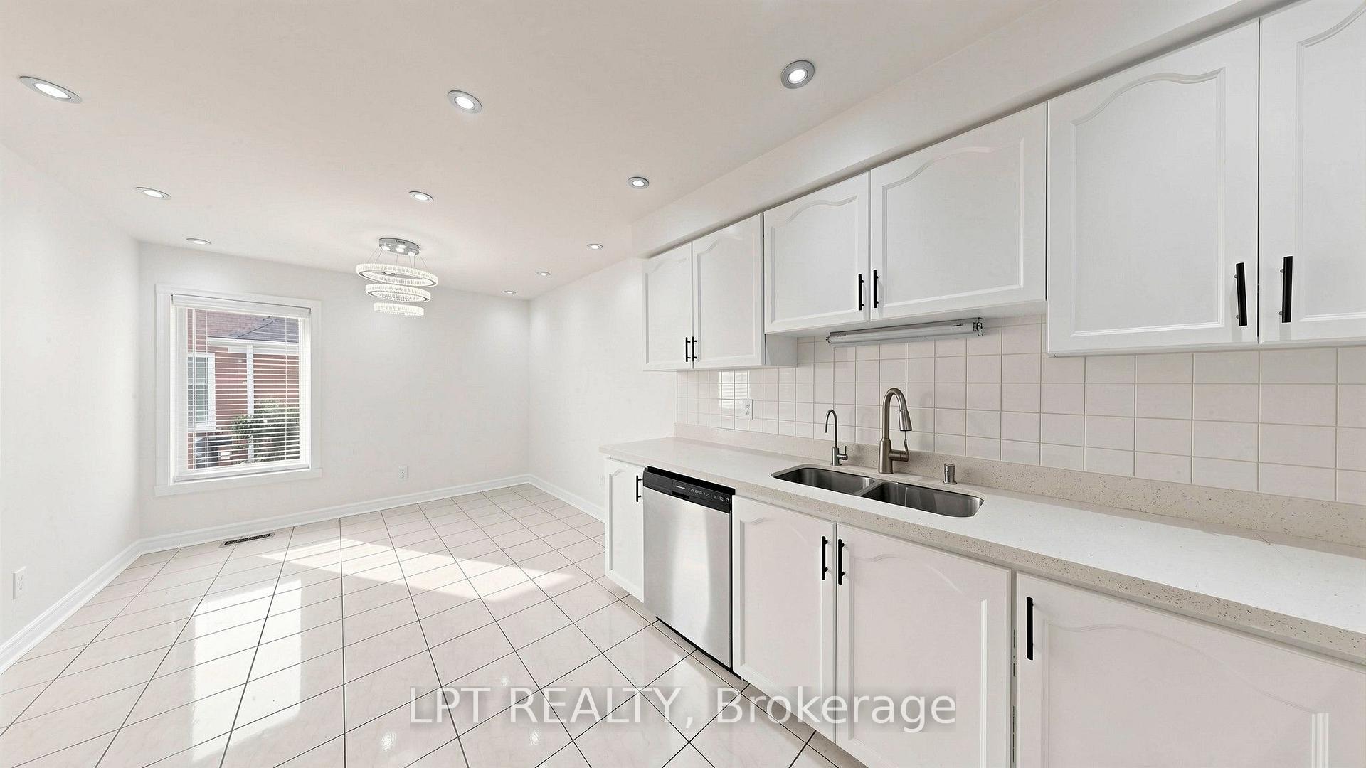 Photo 13 of 81 Shady Pine Circle, Brampton, Sandringham-Wellington — HOMEH