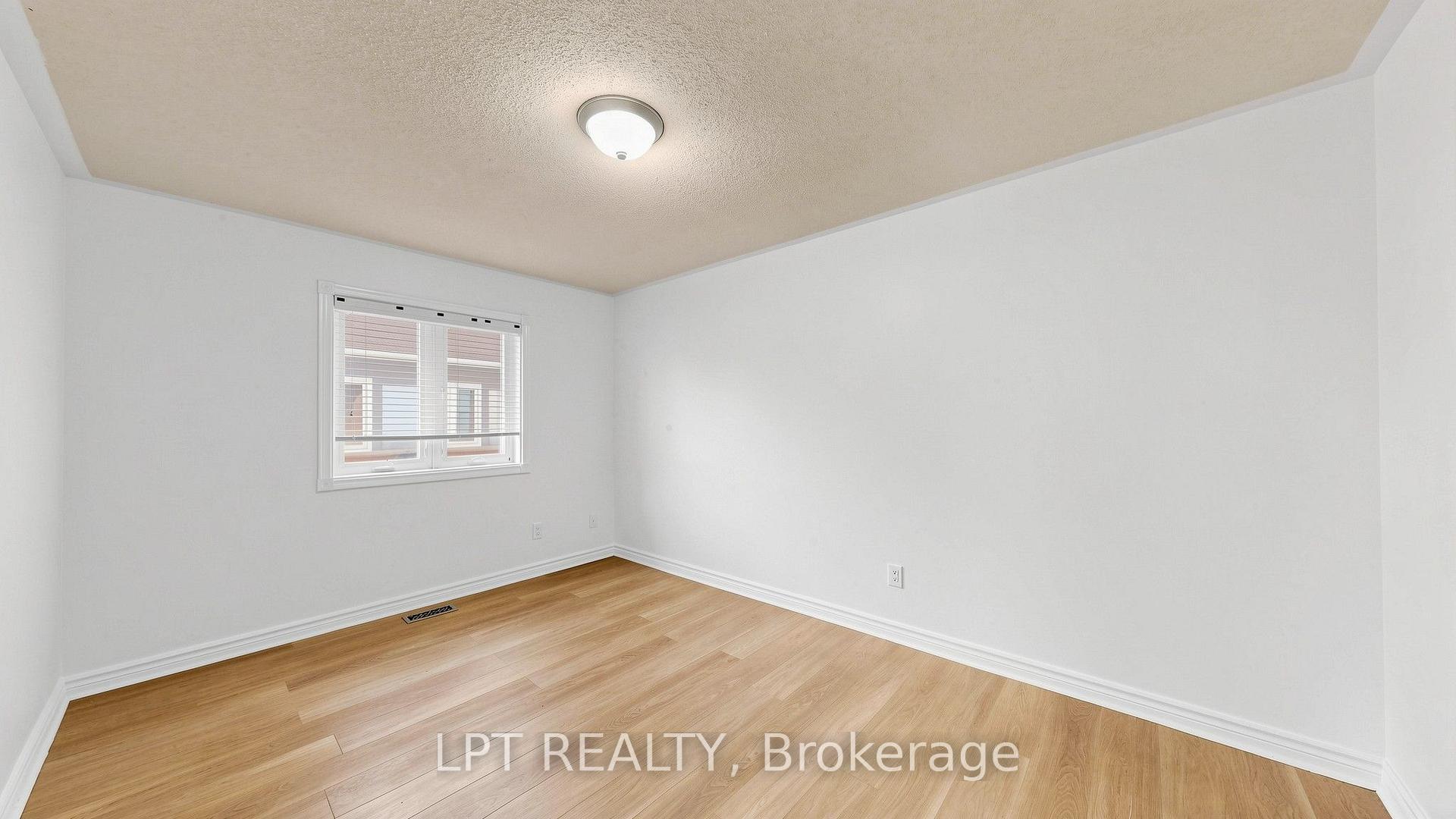 Photo 17 of 81 Shady Pine Circle, Brampton, Sandringham-Wellington — HOMEH