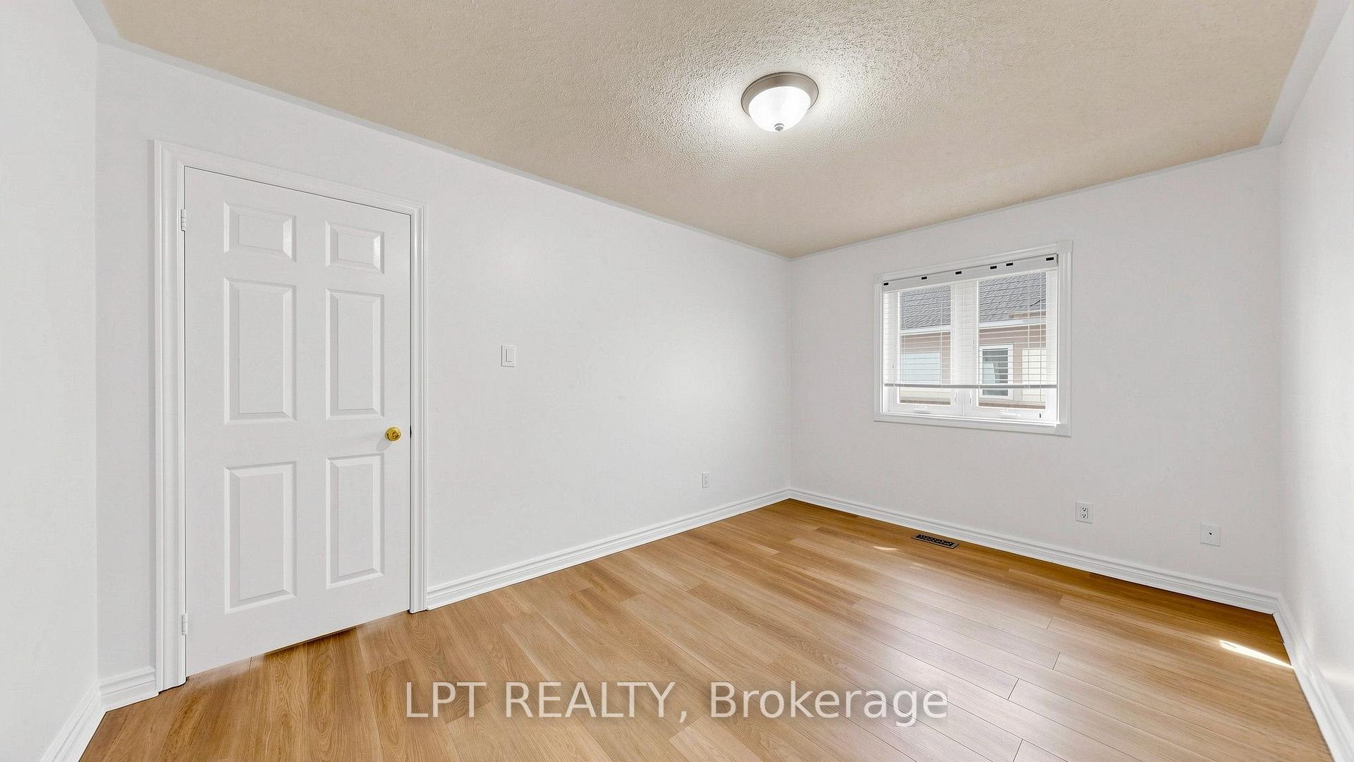 Photo 18 of 81 Shady Pine Circle, Brampton, Sandringham-Wellington — HOMEH