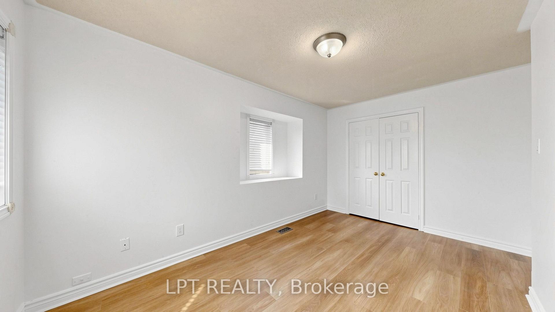 Photo 21 of 81 Shady Pine Circle, Brampton, Sandringham-Wellington — HOMEH